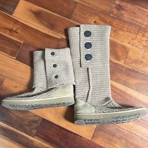 Tan uggs